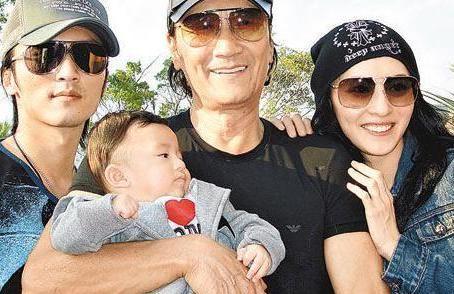 她与谢霆锋离婚了,为何却一直与谢霆锋的家人相处得那么融洽