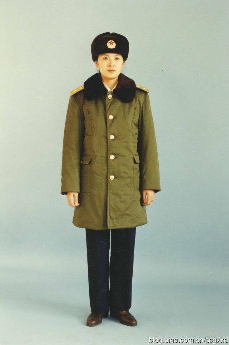 87式空军女尉官,女士官棉大衣