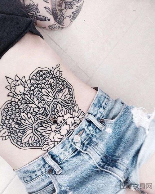 几何 小腹 花 - 纹身图案大全 - 怪咖纹身刺青