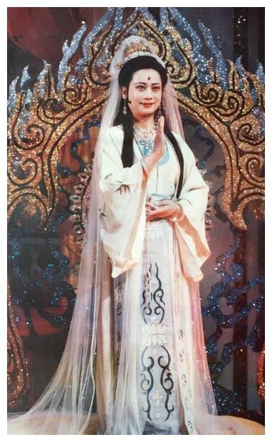 观音菩萨左大玢近照曝光状态依旧精神十足今77岁皈依佛门