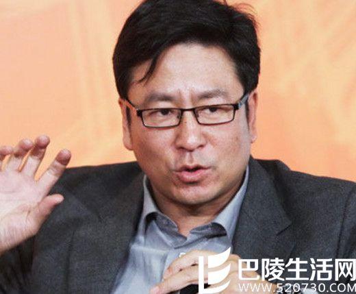 在鲁豫有约白岩松畅谈爱情甜蜜往事与妻子共度多年令人艳羡