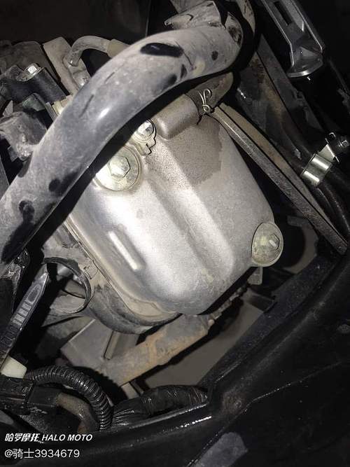 两年了发动机外部很很干净