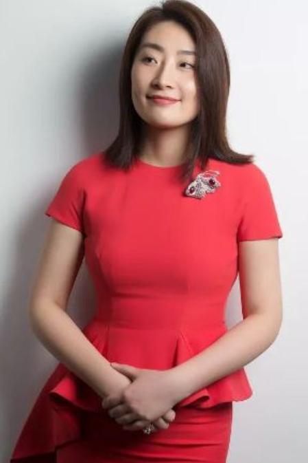 白富美宗馥莉身价800亿40岁还未婚婚恋问题让父亲宗庆后头痛