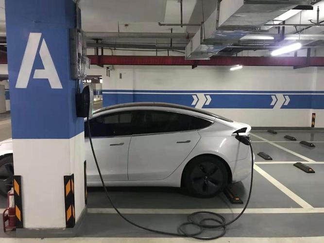 物业公司剥夺个人安装充电桩的权利