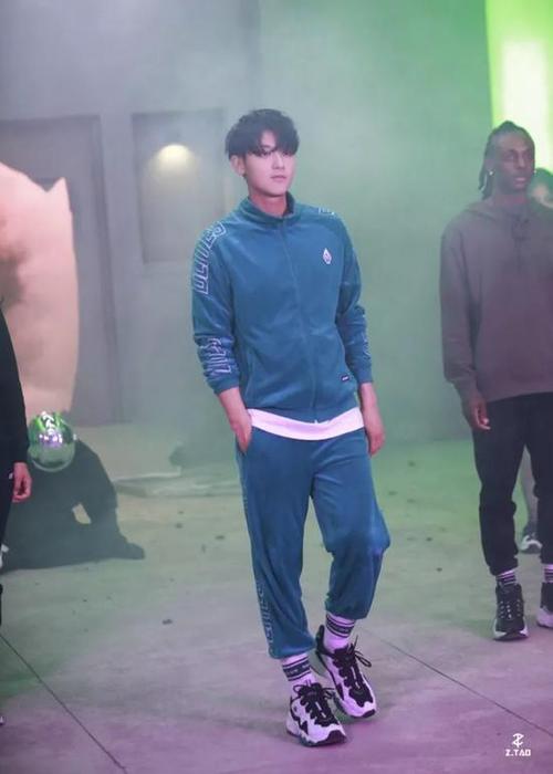 黄子韬skechers d"lites(图片出处见水印)