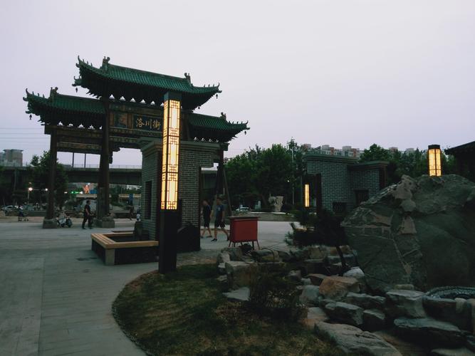 章丘明水洛川街