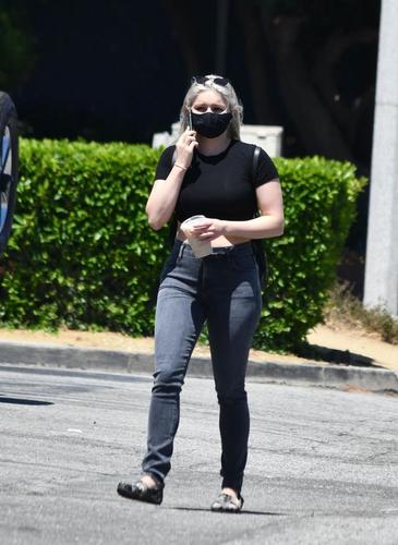 阿芮尔·温特(ariel winter) 是一个气质很特别的女星.