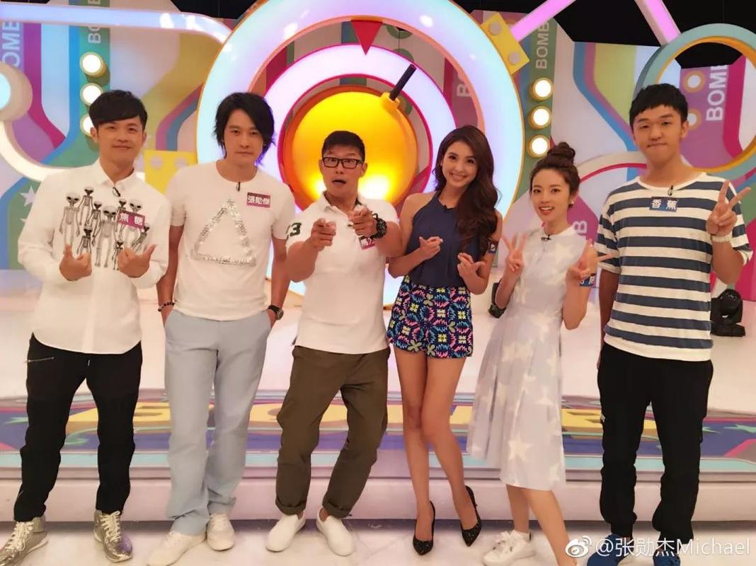 《饥饿游戏》中张勋杰玩的也很嗨,看来张勋杰私下也是个有趣的人.