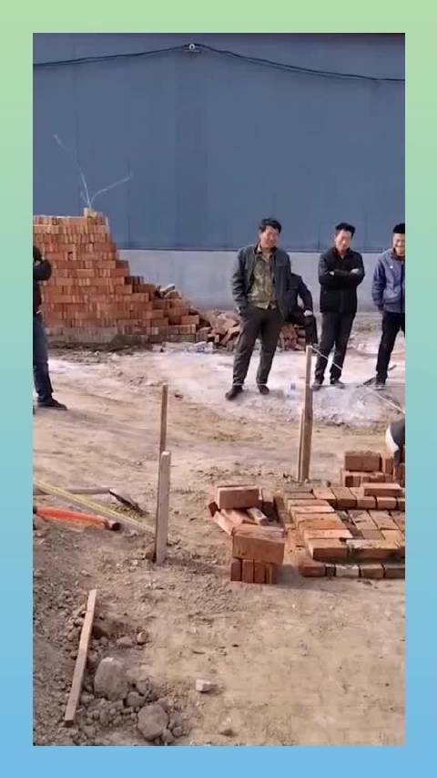 一个人干活七个人看出力的不挣钱挣钱的不出力你说气人不