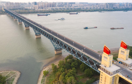 新建长江大桥直通武汉,全长27.
