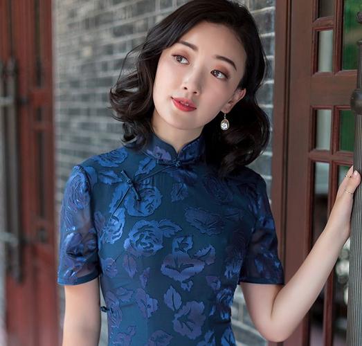 上新日丨烂漫旗袍,为你编织一场仲夏夜的梦