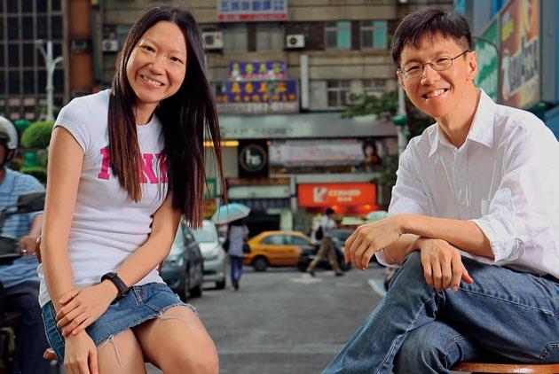 台湾大学外文系学士,美国加州斯坦福大学企业管理研究所硕士.