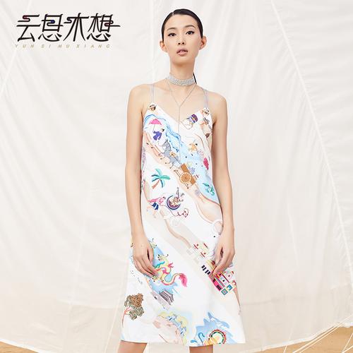 云思木想夏装新款女装原创印花收腰廓形可调吊带连衣裙