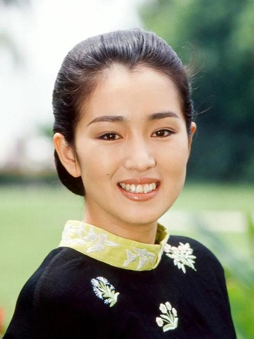 巩俐年轻时气质是真的好