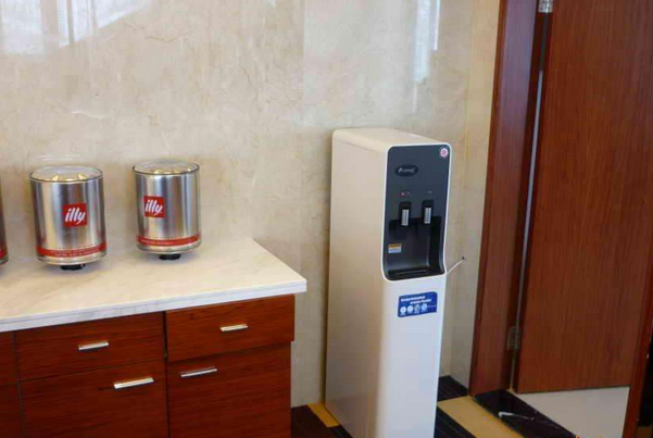 产品安装 >  正文        现在的家庭基本都需要一台直饮水机,就这样