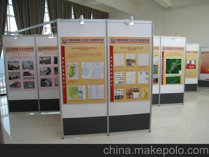 学校宣传挂画展板租赁,八棱柱可拆展板租赁,环保材料挂画展板图片