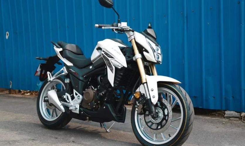 力帆kp250店内实拍,最受忽视的250ml国产街车!