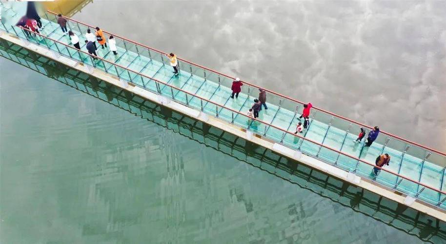 商丘市区又添一网红玻璃栈桥,在这里,快去打卡!_栈道