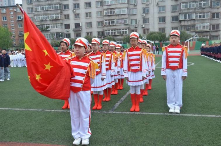 白塔小学新学期第一次升旗仪式《新学期--让我们为梦想继续奔跑》