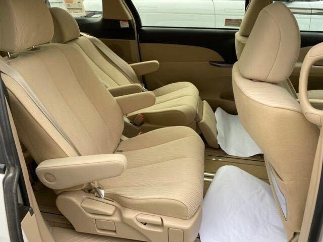 2021款丰田普瑞维亚大霸王中东版实拍