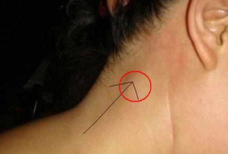 请注意脖子上长出这些小疙瘩是淋巴癌的早期表现