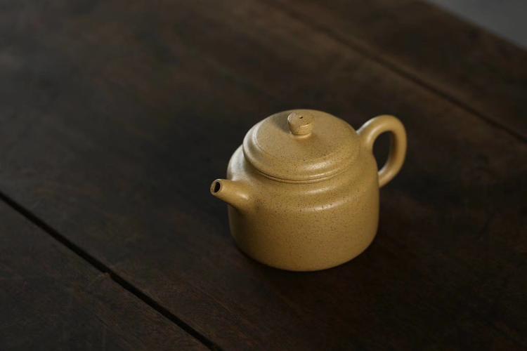 冯小俊紫砂壶作品 德钟壶 开片段泥 180cc 工艺美术师