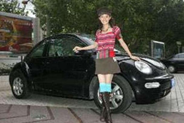 孙俪14年前差点嫁他,身价如今上亿开豪车,那个他却穷得吃不起饭