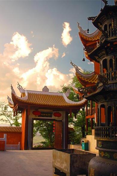 巢凤寺贵阳贵州寺院