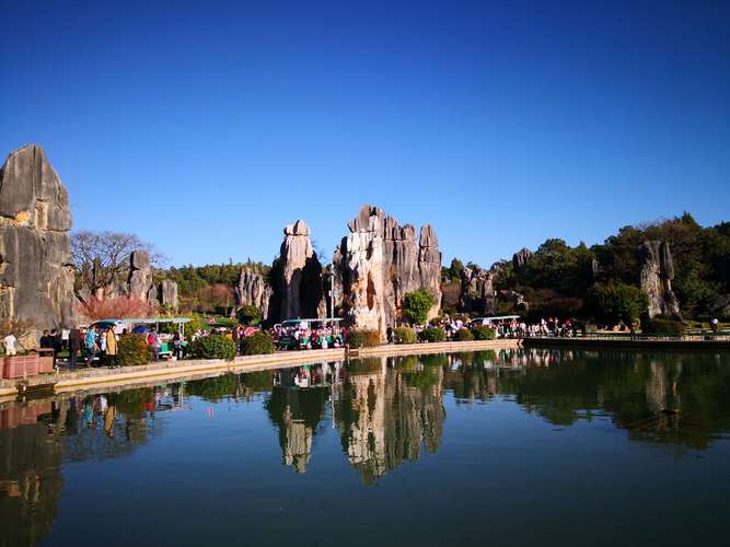 其它 七彩云南游 写美篇 昆明市石林风景区,又称为云南石林,位于昆明