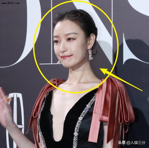 刘诗诗倪妮一起走红毯,看清二人的侧面,谁才是真正天鹅颈很显然