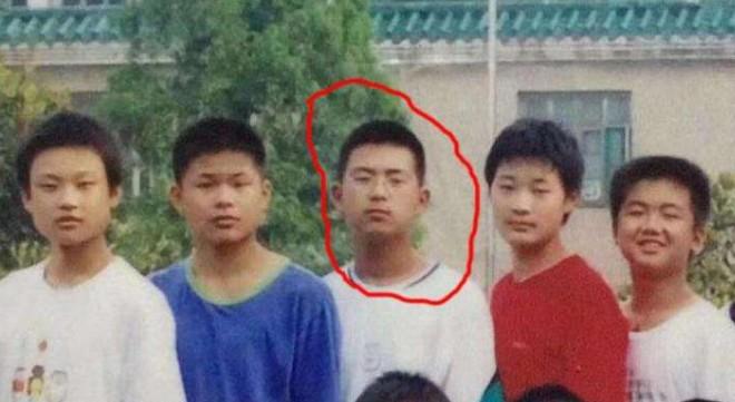 李现减肥前后对比图李现以前有多胖体重达200斤