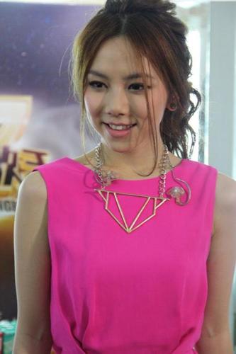 邓紫棋的发型怎么弄