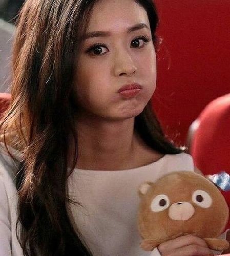 赵丽颖嘟嘴被赞超萌,却是因为她的性感双唇