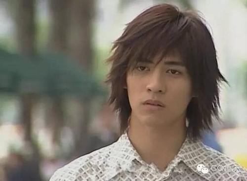 还有位男神"仔仔"周渝民,当年在流星花园里,忧郁公子花泽类圈粉一片