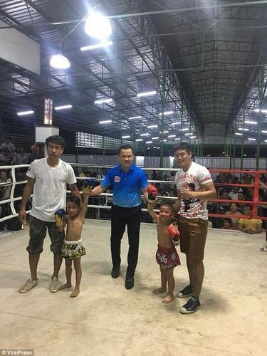 泰国5岁男孩赤膊上阵变拳击手 背后辛酸让人泪目