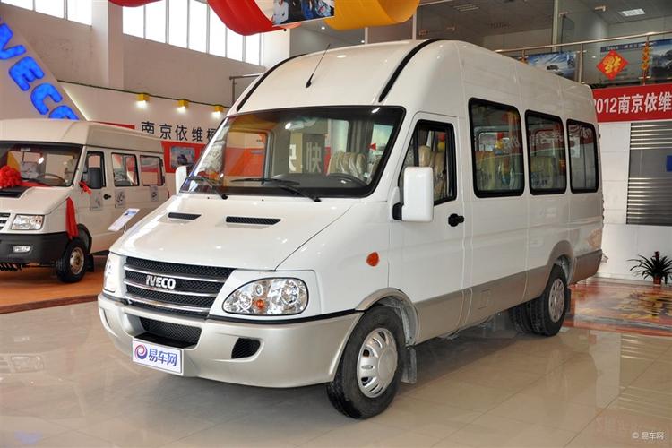 【依维柯power daily2011款宝迪a42标准版 17座外观
