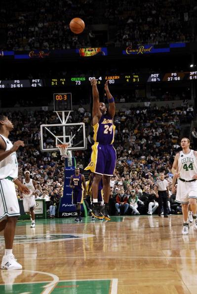 图文nba湖人11198凯尔特人科比投篮姿态潇洒