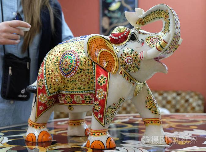 印度北方邦阿格拉的纪念品商店手工制作的印度大象展示