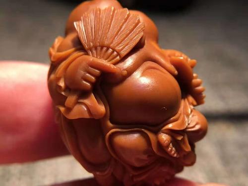 一休阁核雕:【骑兽弥勒】