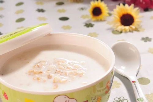 牛奶燕麦粥这样做,补钙又健脑,味道果然好!