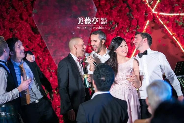 真爱婚礼 | 所有人都摇摆了起来,这场跨国婚礼的欢乐