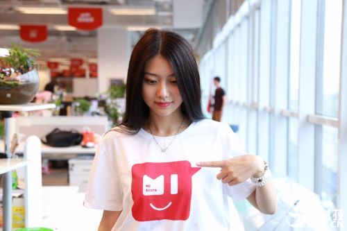 小米之家纪念t恤来了 画面太美我不敢看
