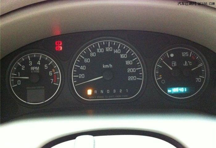 更换德尔福后减震器 别克gl8秀更换过程