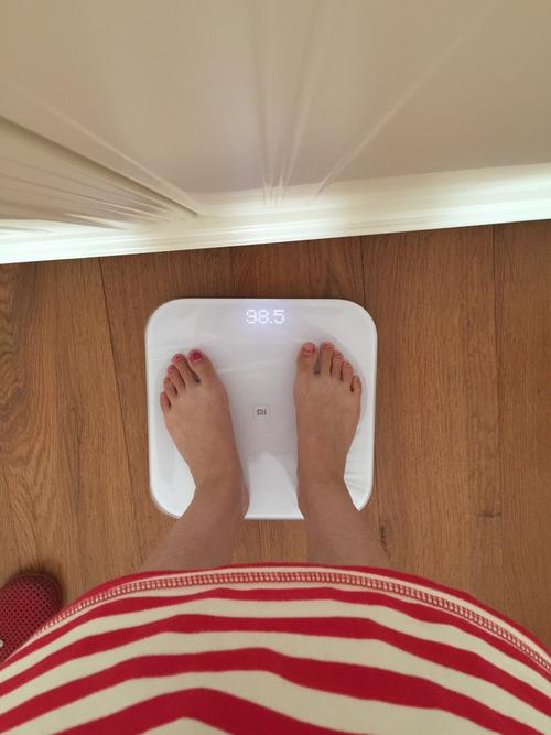 没出现孕吐的时候103斤,170cm的身高这体重也行,可最近这几天吃不下饭