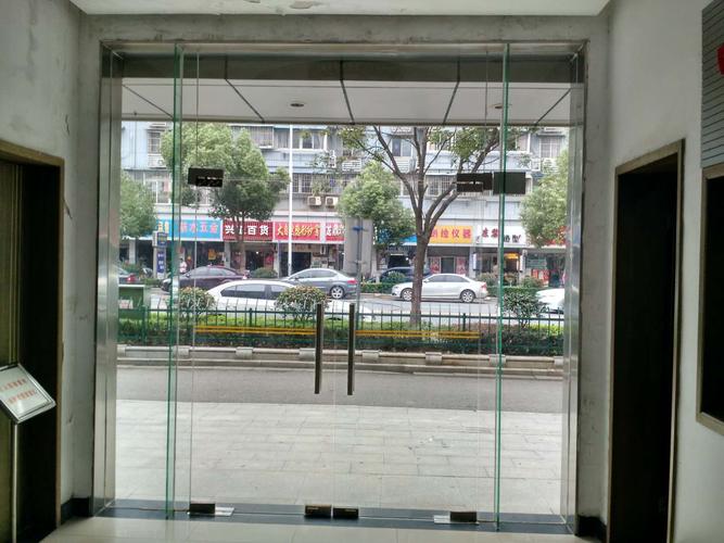 门禁玻璃门安装锁