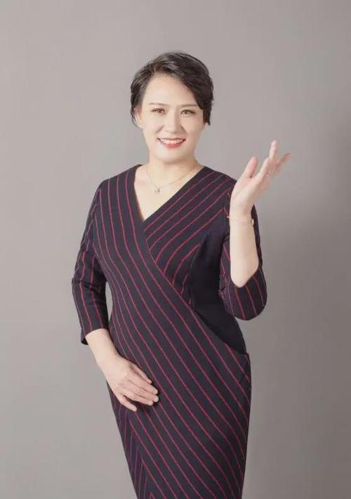 作者是河南郑州春霖职业培训学校校长郭萍,她接受媒体采访时表示,自己