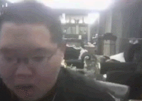 pdd神级反向倒抽烟,pdd怒喝烟灰水