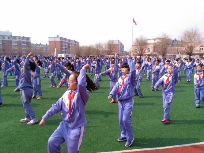 长春市东光学校六年四班
