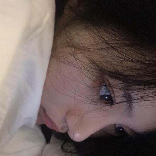李挽忱 女生头像 眼睛 侧脸
