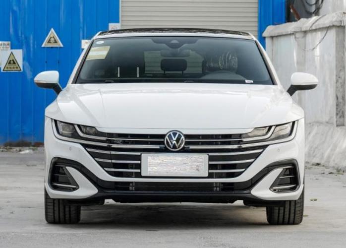 最美大众车大众cc,四门无框车门,最低配21.99万起售,轿跑车身